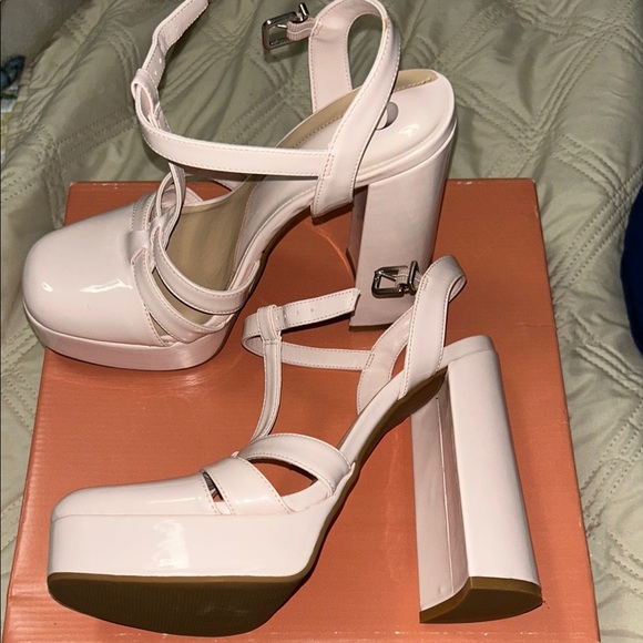 NWB GB Pink Chunky Heels - Picture 2 of 8